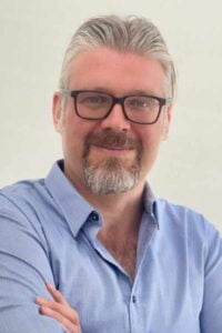 Trainer Robert Schuller