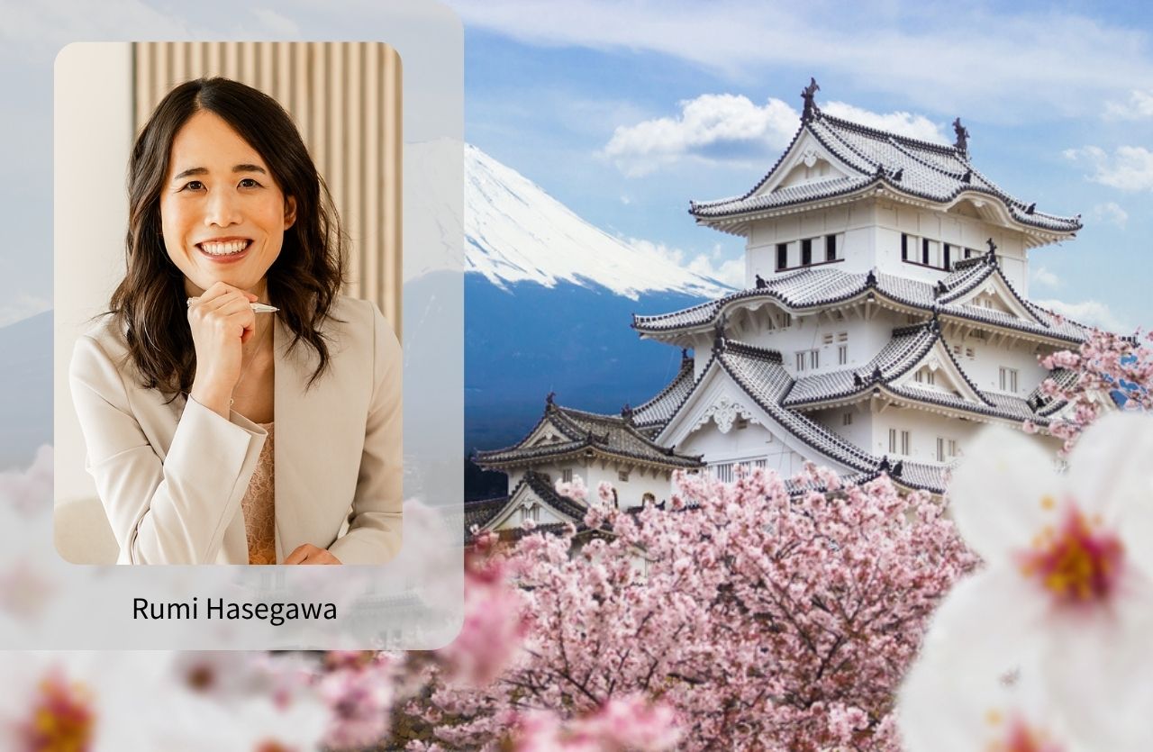 Rumi Hasegawa in front of a japanese House