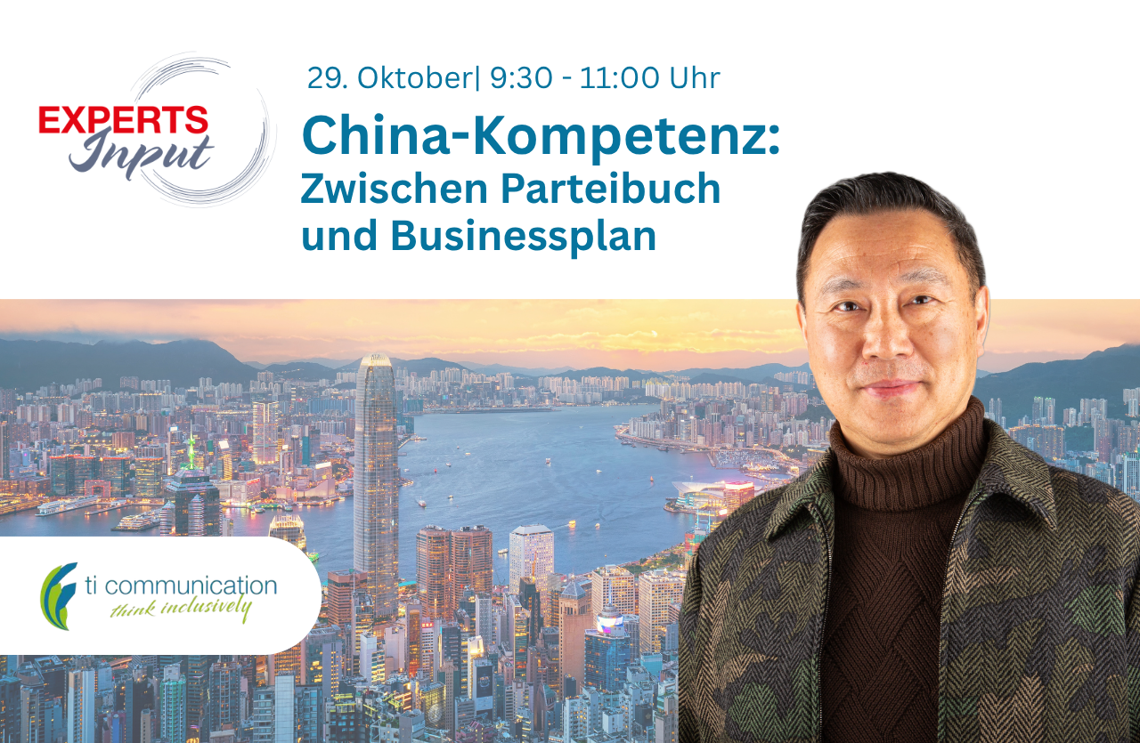 Xueli Yuan mit Hongkong im Hintergrund